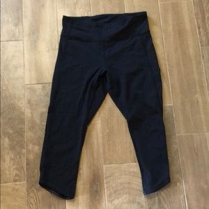 Lululemon black crop pants size 10